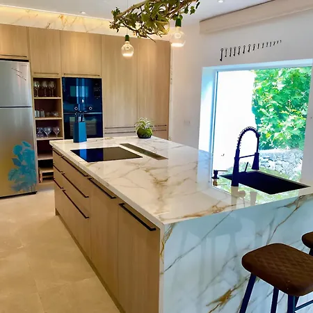 Heretat De Sant Joan Villa Ferreries