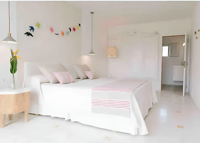 Heretat De Sant Joan Villa Ferreries